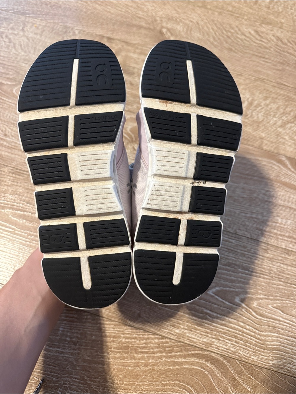 On Running Kids Sneakers in Pale Purple and White - Picture 4 of 5